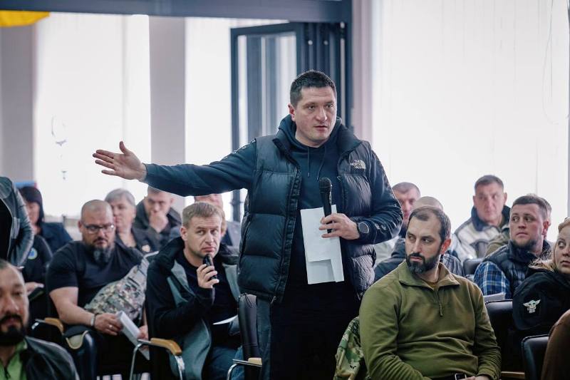 На фото - Консультативна рада ветеранів при ОВА