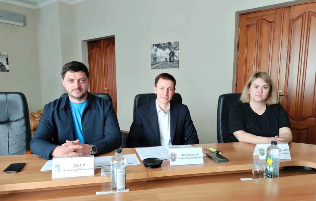 На фото - зустріч в межах платформи "Діалог влади та бізнесу"