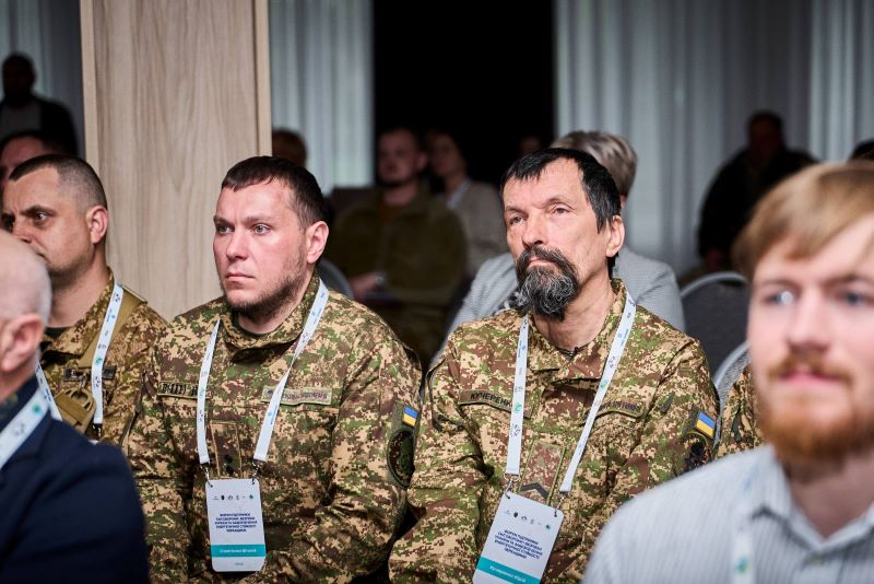 На фото - учасники форуму