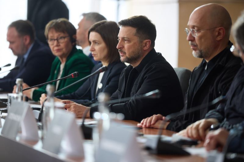 На фото - Володимир Зеленський на засіданні Міжнародної Чорнобильської конференції 