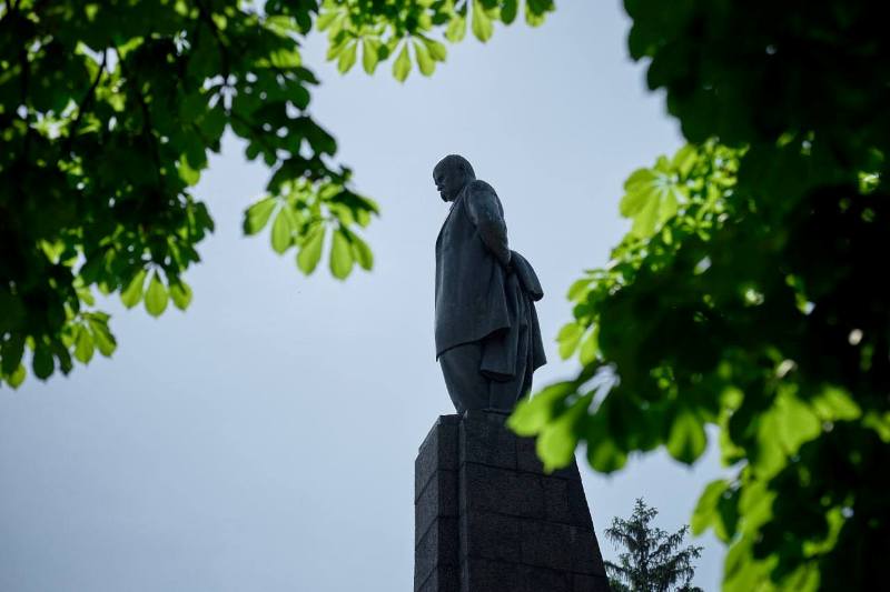 На фото - На Черкащині вшанували Великого Кобзаря