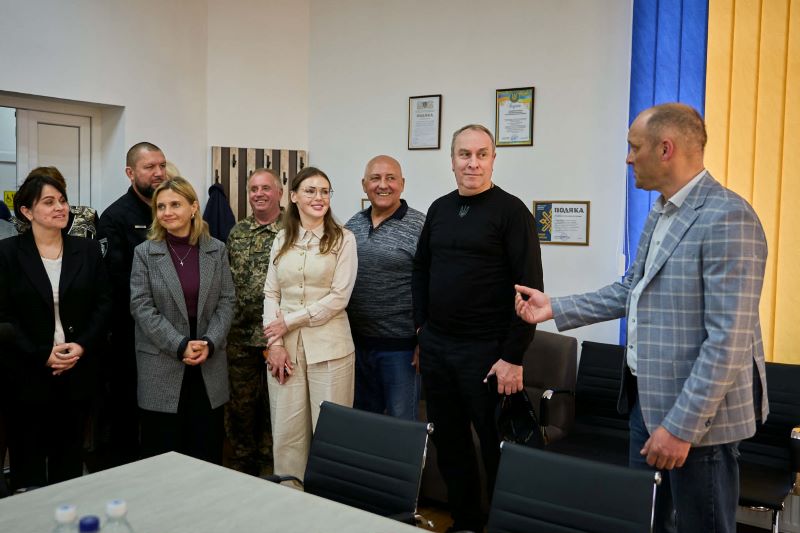На фото - Ігор Табурець і учасники відкриття «ReHub»