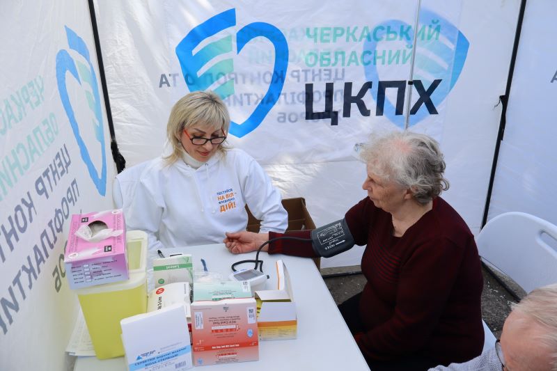 На фото - інформаційно-просвітницька акція «Обираю здоров’я!»