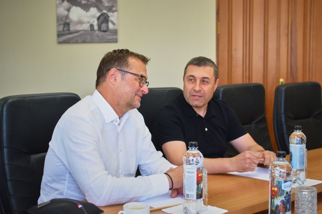 На фото -Від сировини до готового продукту: на Черкащині презентували інвестпроєкт із агропереробки