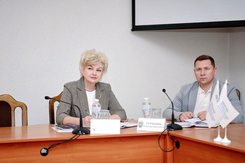 На фото - Конгресові слухання: Черкащина готується до нового навчального року
