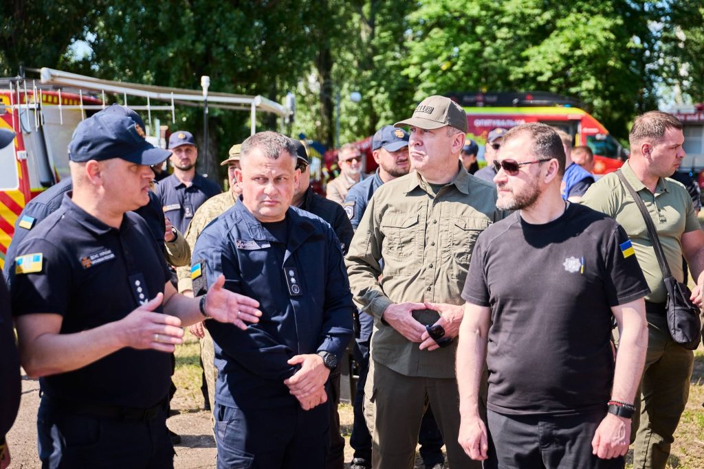 На фото - на Черкащині пройшли масштабні відпрацювання сил і засобів порятунку людей
