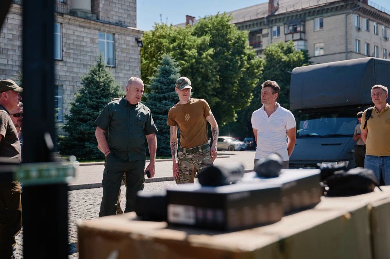 на фото - Дякуюємо діями: Черкащина передала чергову партію допомоги ЗСУ