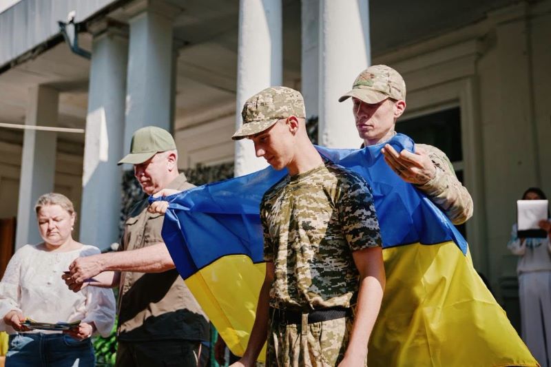 На фото - Відмінник захисту України: на Черкащині вручили почесні відзнаки