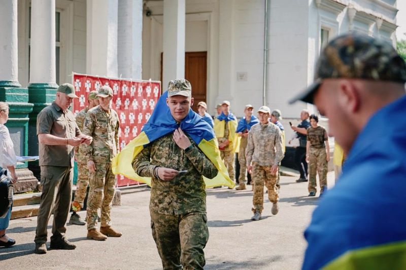 На фото - Відмінник захисту України: на Черкащині вручили почесні відзнаки