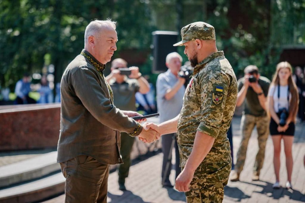 На фото - У Черкасах відбулися заходи з нагоди 30-ї річниці Конституції України
