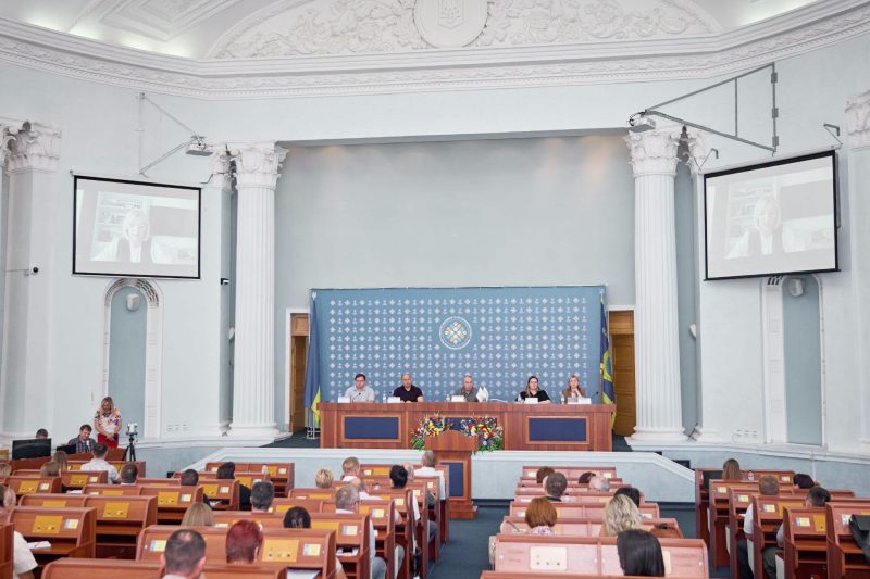 на фото - Громади Черкащини навчали просторового планування 