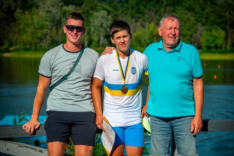 На фото - Черкаські спортсмени вибороли низку нагород на Чемпіонаті України з академічного веслування