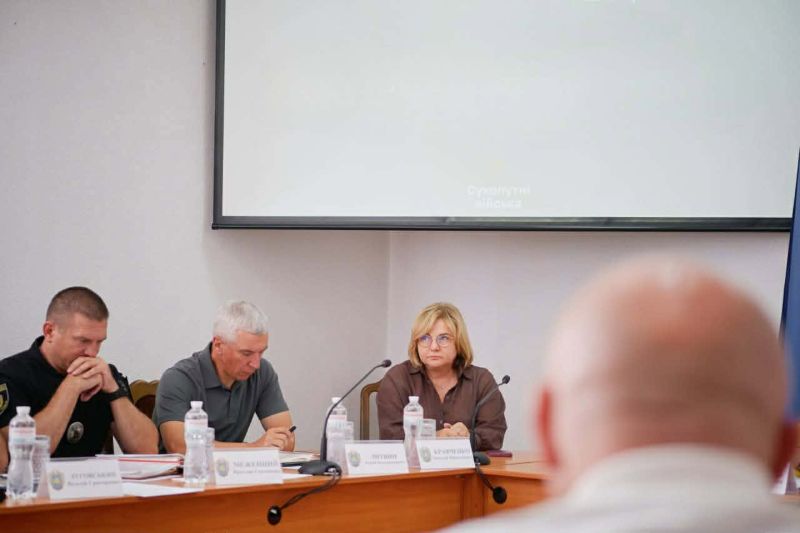 На фото - Ігор Табурець про результати засідання Ради оборони області