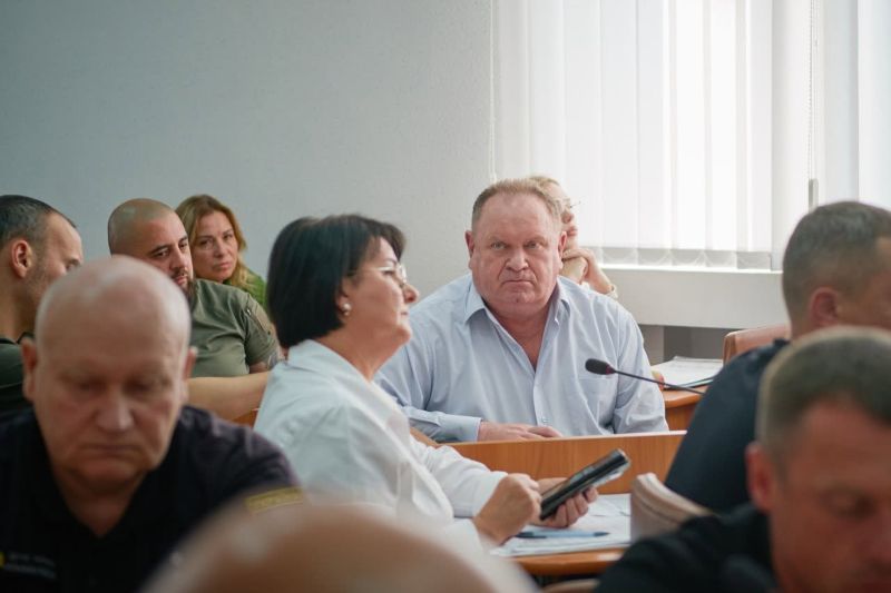 На фото - Ігор Табурець про результати засідання Ради оборони області