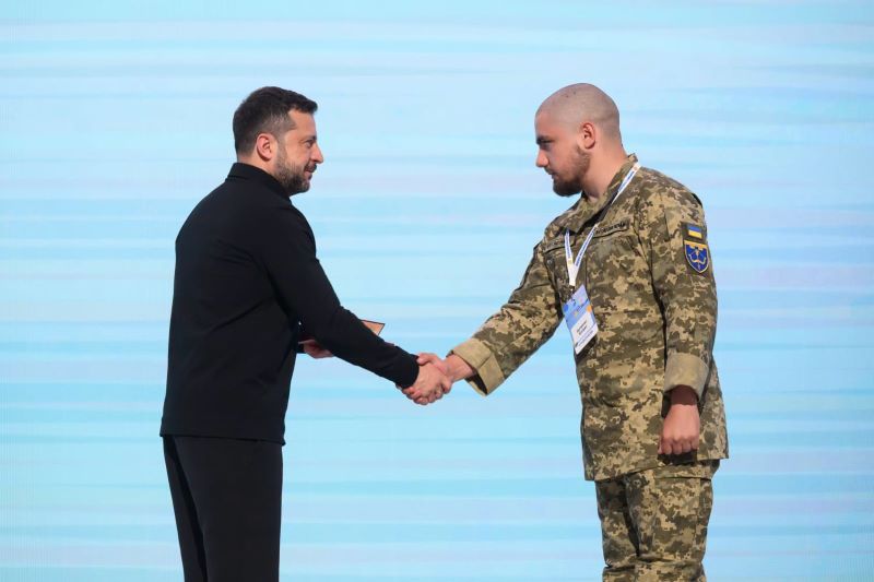 На фото - «За мужність»: захисника із Черкащини відзначили державною нагородою