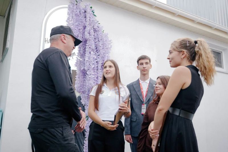 На фото - Молодіжний open air: Ігор Табурець зустрівся із проактивною молоддю Черкащини
