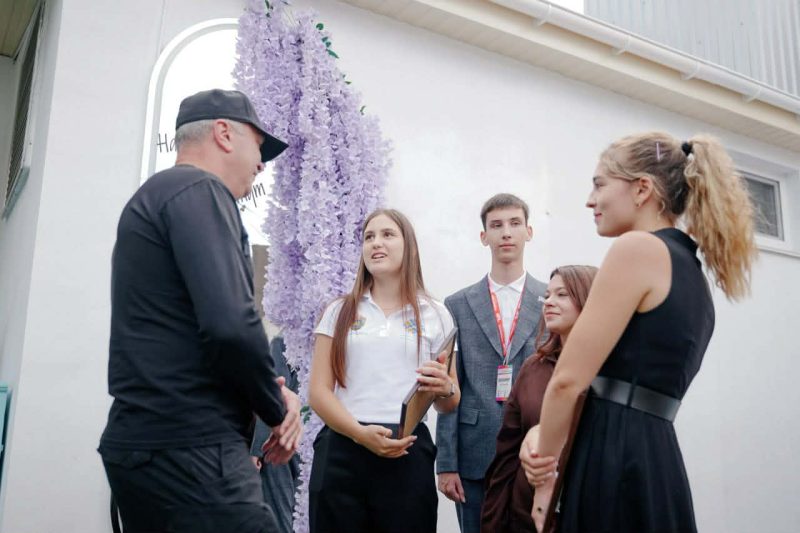на фото - Молоді лідери Черкащини отримали обласну премію