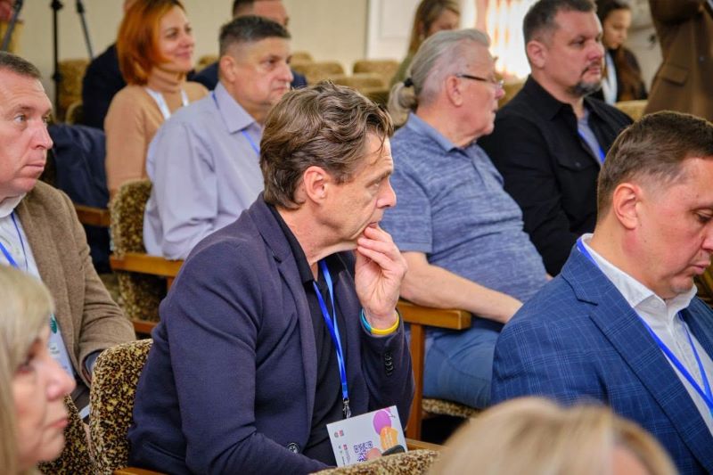 На фото - Інвестиції в освіту – інвестиції в майбутнє: на Черкащині пройшов Саміт міських голів