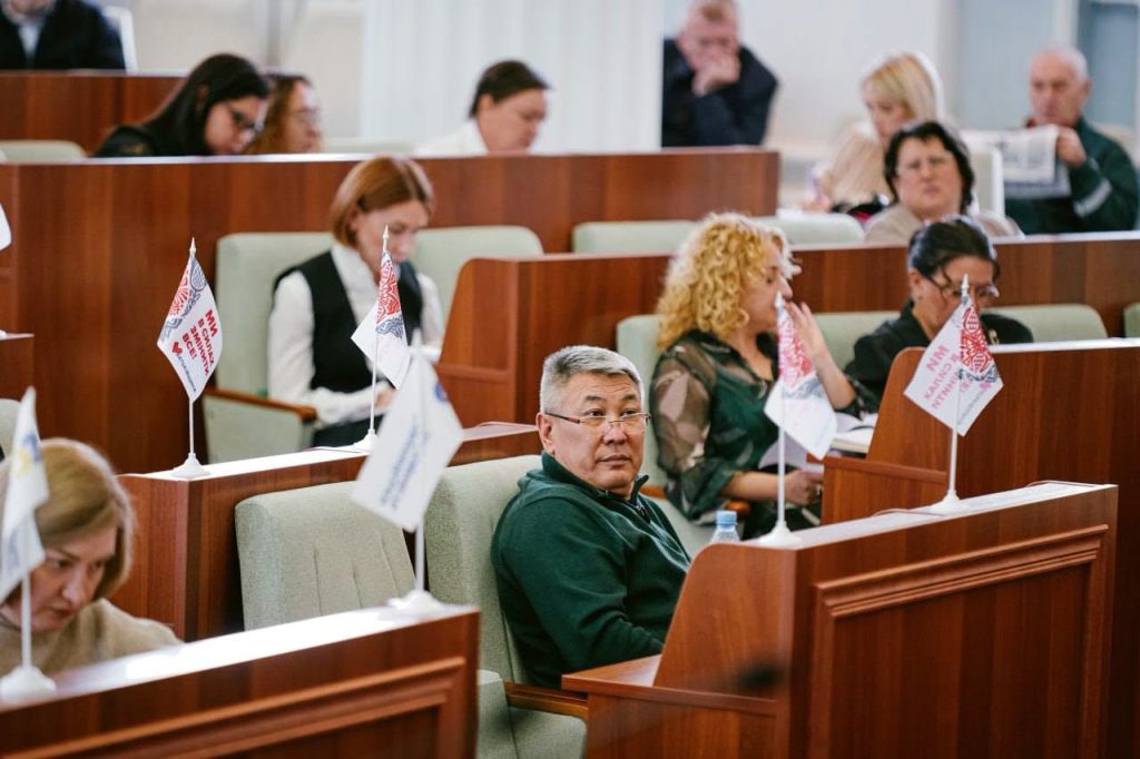 на фото - Ігор Табурець взяв участь у засіданнях обласної ради.