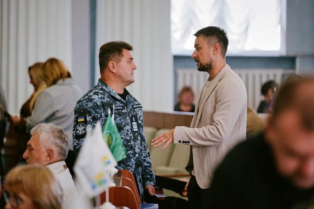 на фото - Ігор Табурець взяв участь у засіданнях обласної ради.