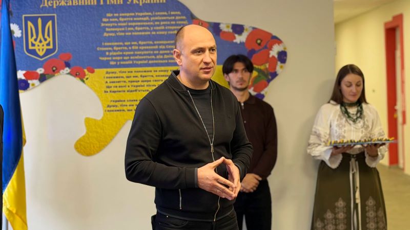 На фото - На Черкащині відновили гімназію, пошкоджену ворожим обстрілом
