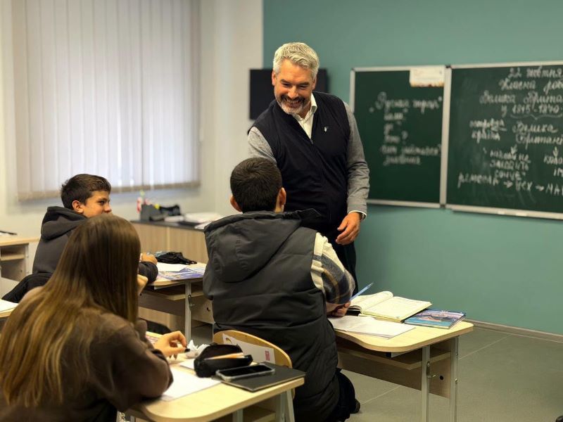 На фото - На Черкащині відновили гімназію, пошкоджену ворожим обстрілом
