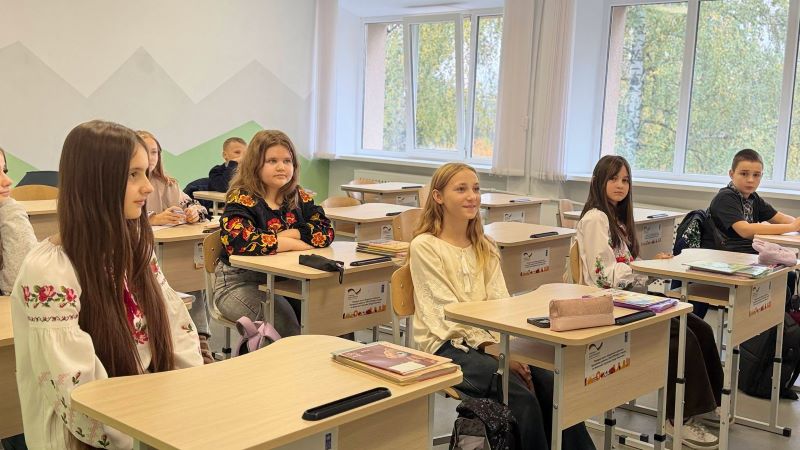 На фото - На Черкащині відновили гімназію, пошкоджену ворожим обстрілом